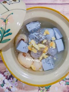 Hình của món Chè khúc bạch hoa đậu biếc.