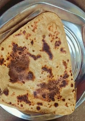 A picture of Aloo Paratha.