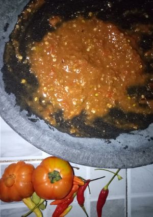 Foto resep Sambal tempong khas banyuwangi (daun jeruk)😵😭😪