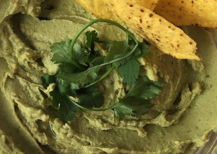 Hummus de aguacate, un entrante muy versátil y fácil de preparar. Apto para personas  diabéticas