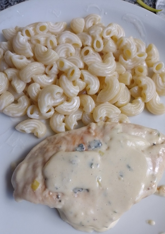 Una foto de Filet de pollo al roquefort
