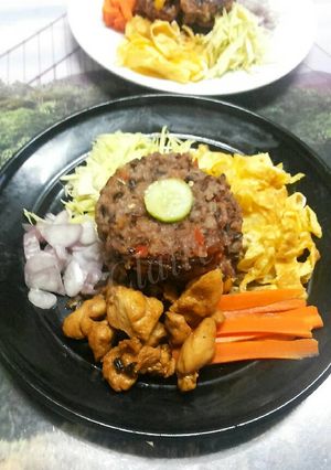 รูปของ ข้าวคลุก(น้ำพริก)กะปิกับไก่หวาน