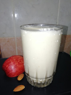 A picture of Apple dates shake.
