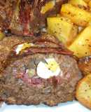 Rollo de carne horneado, con patatas