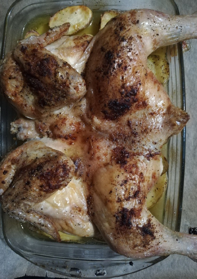 Una foto de Pollo asado con patatas