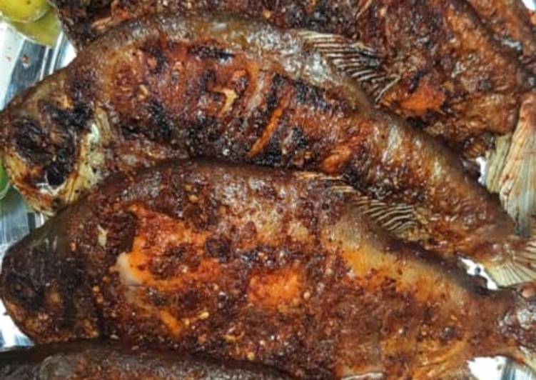 Recipe of Homemade Charcoal grilled tilapia fish