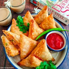 A picture of Paneer Samosa.