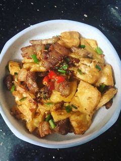 Hình của món Thịt rang đậu phụ.