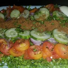 A picture of Traditional Salad.
