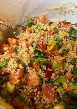 A picture of Bulgar salad.