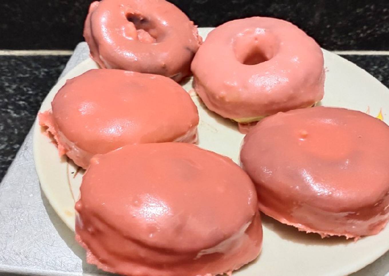 Strawberry chocolate donuts