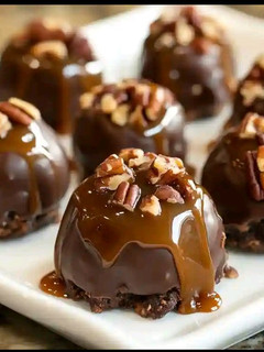 A picture of Chocolate Caramel Turtle Bites.