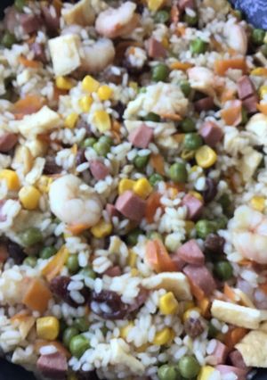 Una foto de Arroz tres delicias