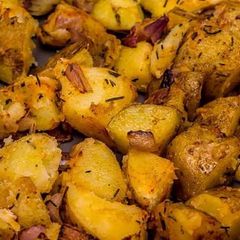 A picture of Lyoinnaise potatoes.