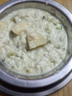 உருளைக்கிழங்கு பட்டாணி பால் கறி(peas potato curry recipe in tamil) செய்முறை முக்கிய புகைப்படம்