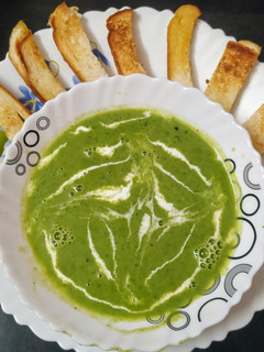 A picture of Spinach soup.