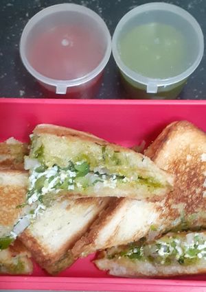 A picture of Paneer capsicum, onion toast.