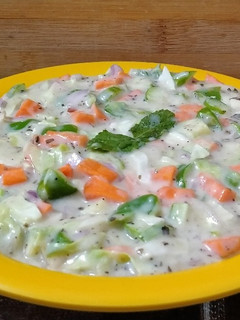 સલાડ(Salad Recipe in Gujarati) રેસીપી મુખ્ય ફોટો