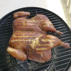 A picture of Lee's Hickory Smoked Lemon Pepper Chicken.
