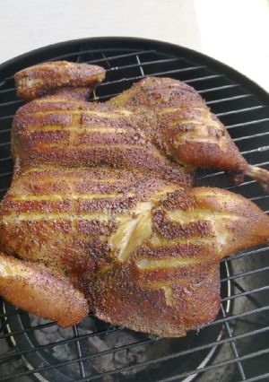 A picture of Lee's Hickory Smoked Lemon Pepper Chicken.