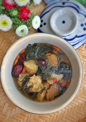 Hình của món Canh Ngải Cứu Tiềm Nấm Hầu Thủ Chay.