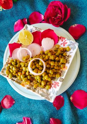 A picture of HARA CHANA CHAAT / choliya / Harbhara Chaat.