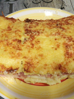 Una foto de Pastel de jamón york y queso