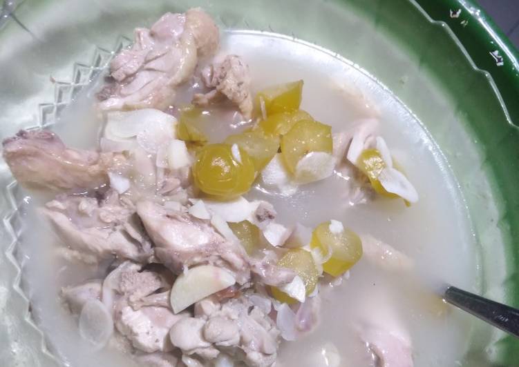 Langkah Mudah untuk Menyiapkan 🍇Garang asem ayam🍅 Anti Gagal