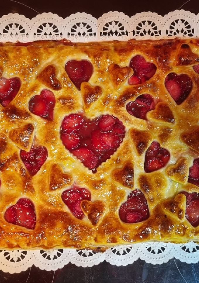 Una foto de Tarta de fresas especial San Valentín 🍓🥰