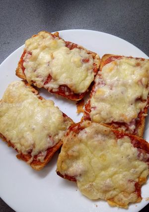 Hình của món Pizza giả dối.