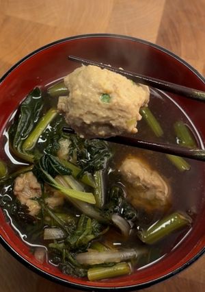 A picture of Chicken meatball for nabe (japanese hot pot).