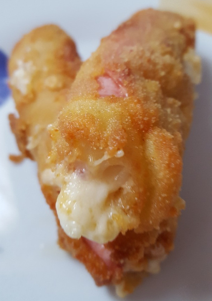 Una foto de Rollitos de jamón de york y queso