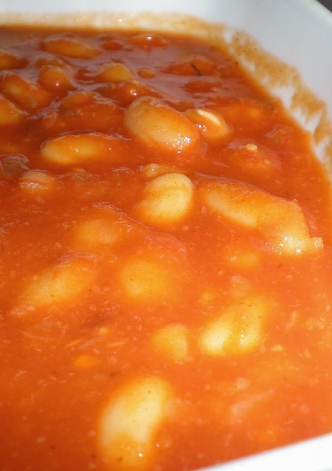 Una foto de "Baked beans" judias blancas al estilo inglés