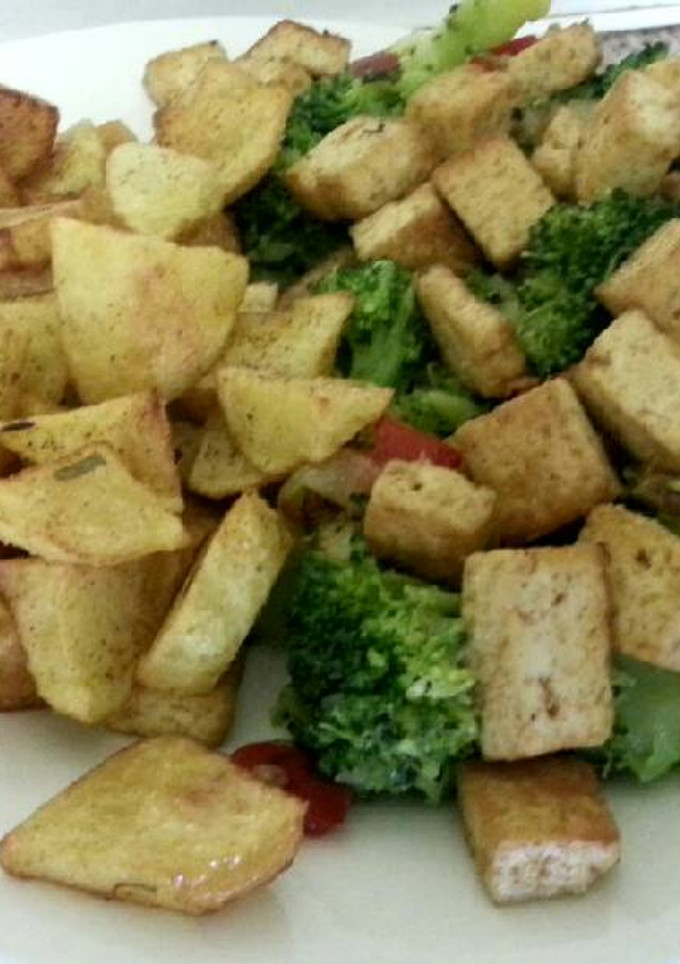 Una foto de Plato combinado de tofu
