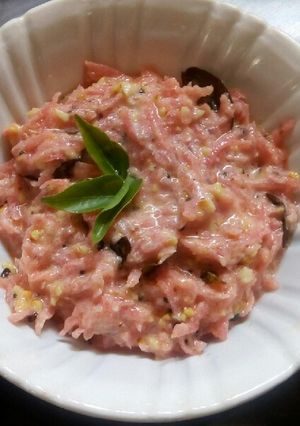 A picture of Carrot salad/gajrachi koshimbir.