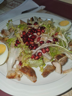 Una foto de Ensalada templada de pollo y escarola