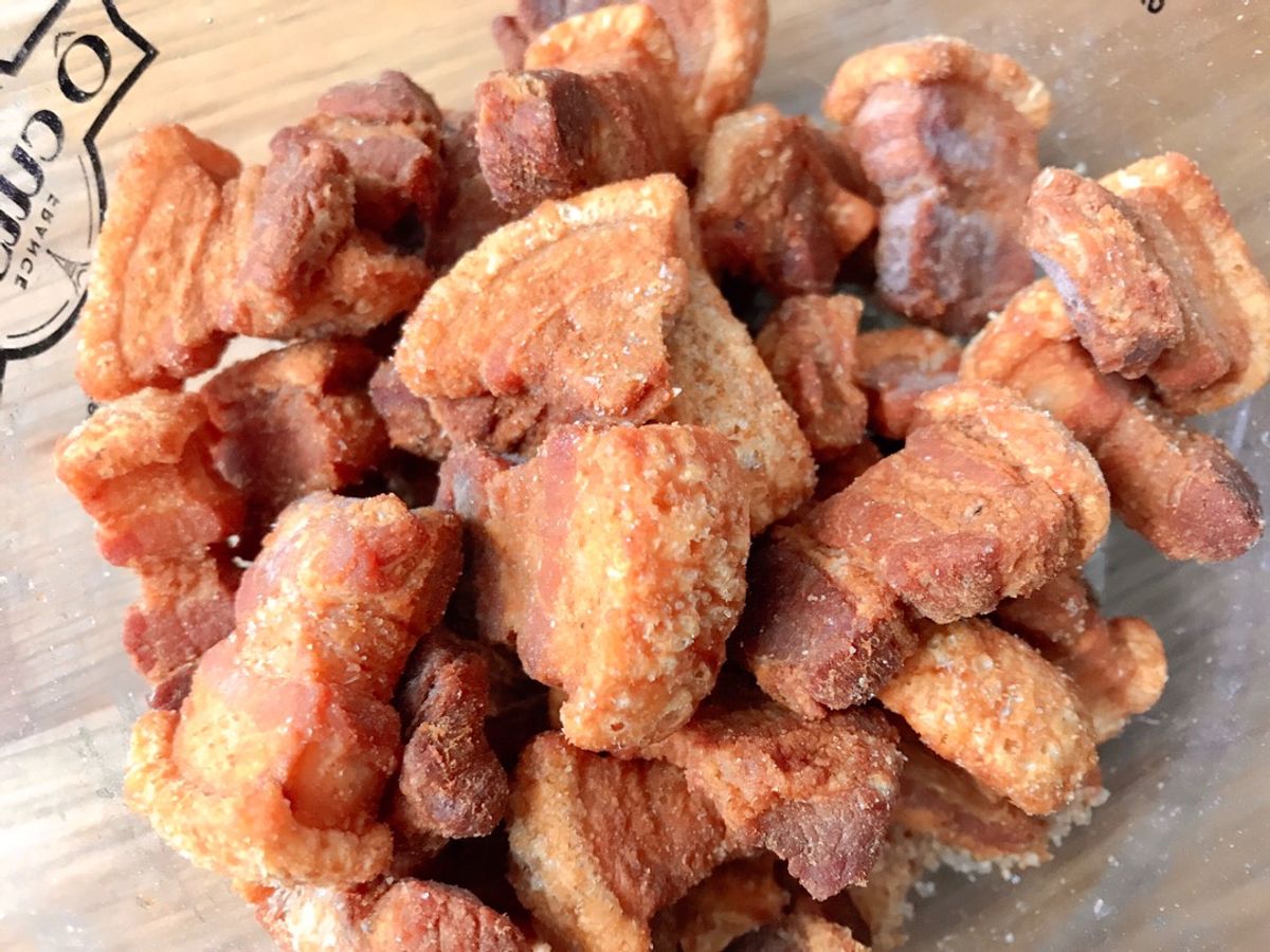 Thịt Ba Rọi Chiên Giòn Bì Lắc Tỏi Ớt