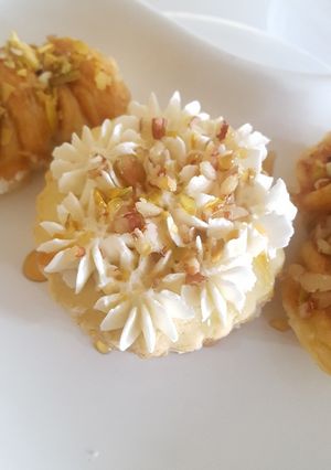 A picture of Pecan and pistachio Tart.
