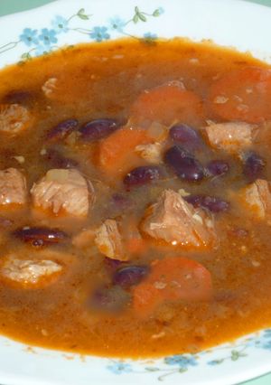 Babgulyás konzerv babból recept fotója
