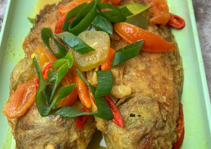 Resep Ikan Nila Bumbu Kuning Oleh Kikis Andara Cookpad 