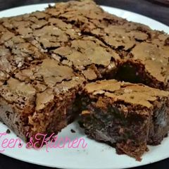 A picture of Classic Chewy Brownies.