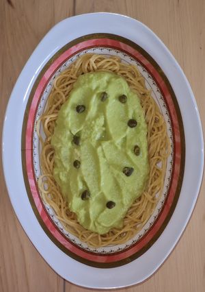 Una foto de Salsa fría de palta/aguacate y cebolla 🥑 🧅
