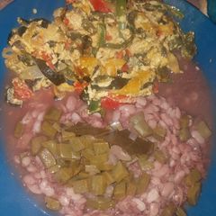 A picture of Rajas con huevo.