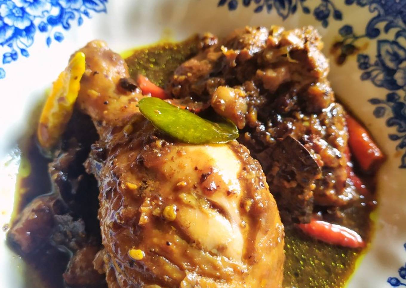 Pindang ayam kluwak