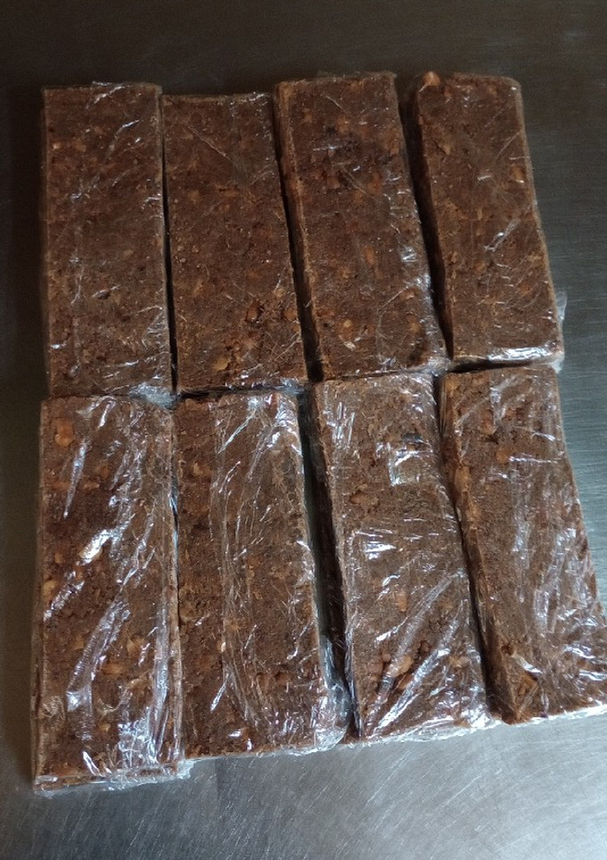 Una foto de Turrón de coco con maní
