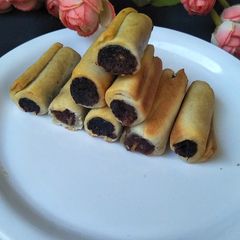 A picture of Dates pestry roll.