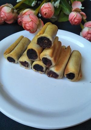 A picture of Dates pestry roll.