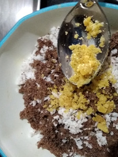 ராகி புட்டு (Raagi puttu recipe in tamil) செய்முறை முக்கிய புகைப்படம்