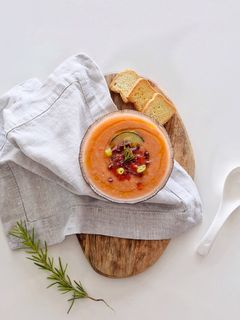 Una foto de Gazpacho sin Pan - la receta ligera para refrescarse en verano
