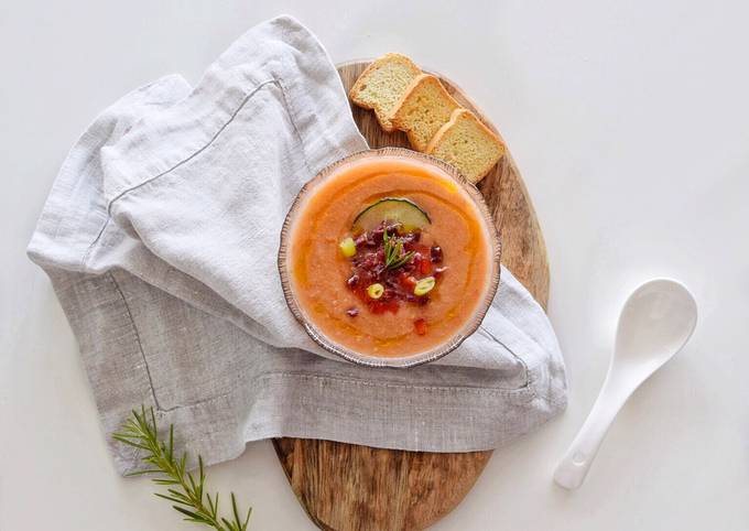 Gazpacho sin Pan - la receta ligera para refrescarse en verano Receta de  Dari Silva @darixlab- Cookpad